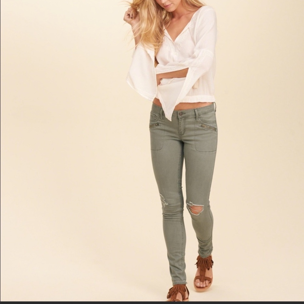 Hollister Low Rise Super Skinny Twill Pants